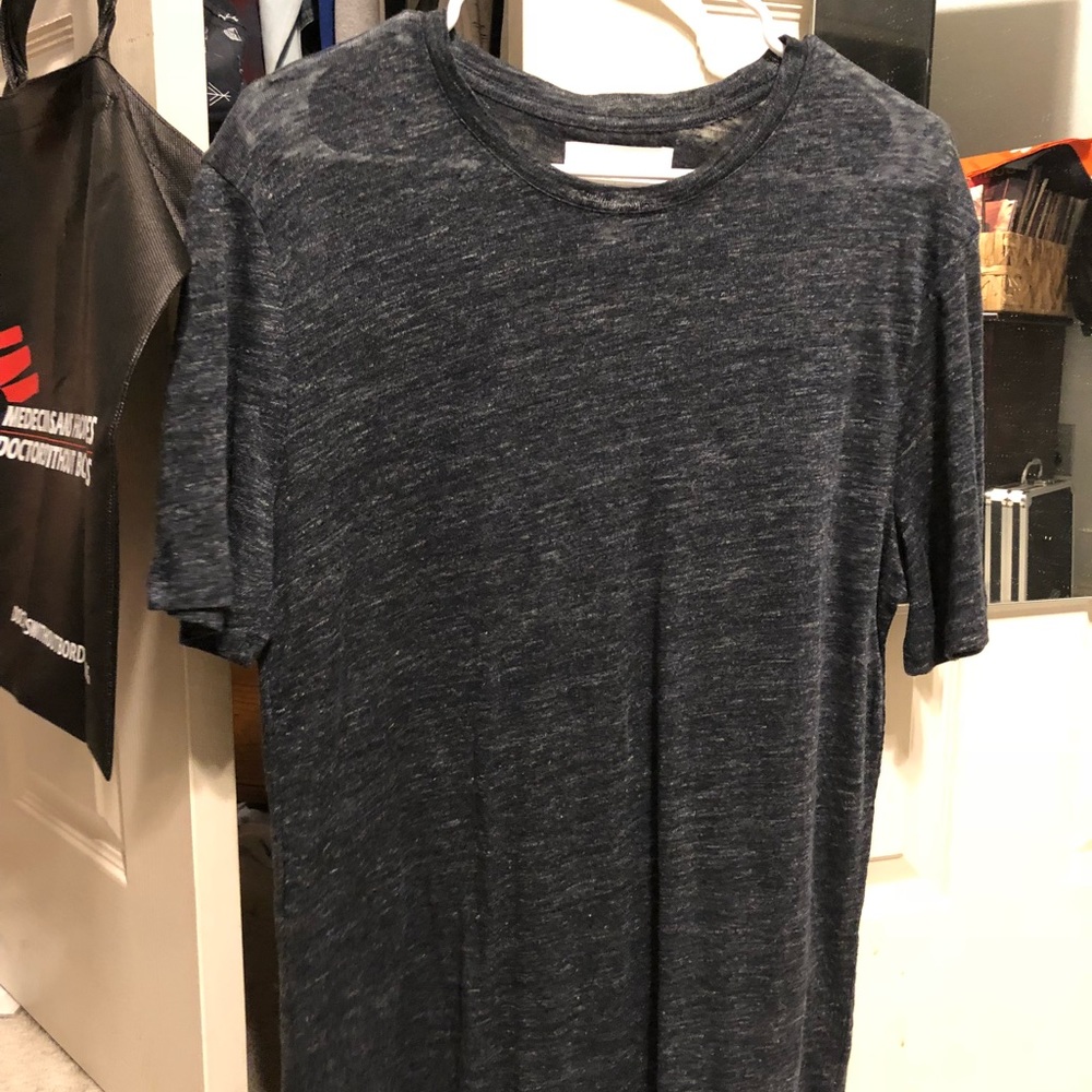 Dark gray tee